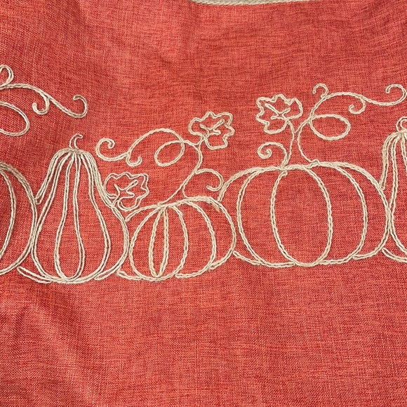 Fall Table Runner with embroidered Pumpkins - Picture 2 of 10